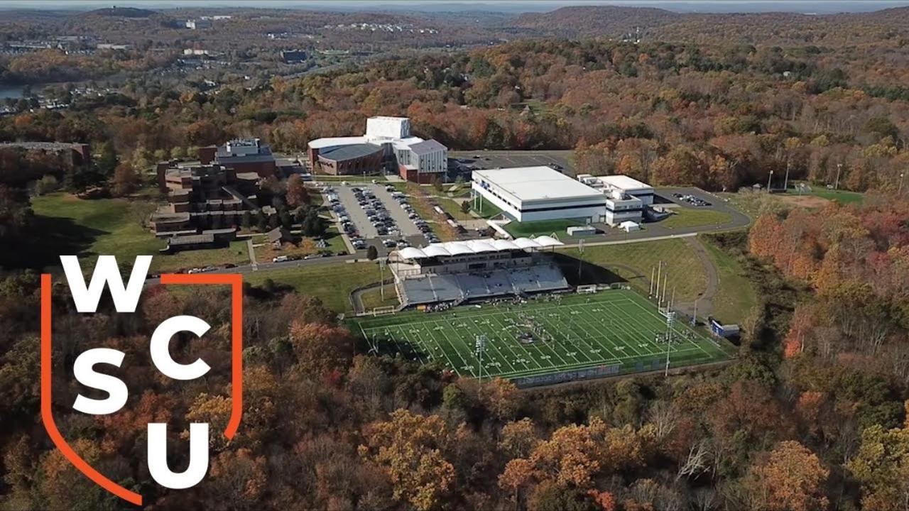 Welcome To Hat City Danbury, A Suburban Retreat Exterior photo
