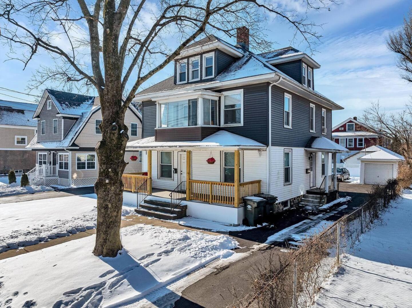 Welcome To Hat City Danbury, A Suburban Retreat Exterior photo